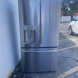 GE Refrigerator  w/ Ice Maker GYE22GYNJFS - Used (A12)