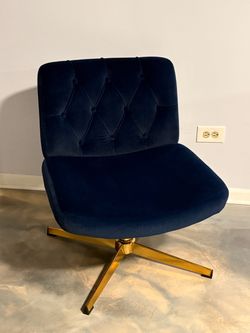 Damascus Oversized Criss Cross Chair
