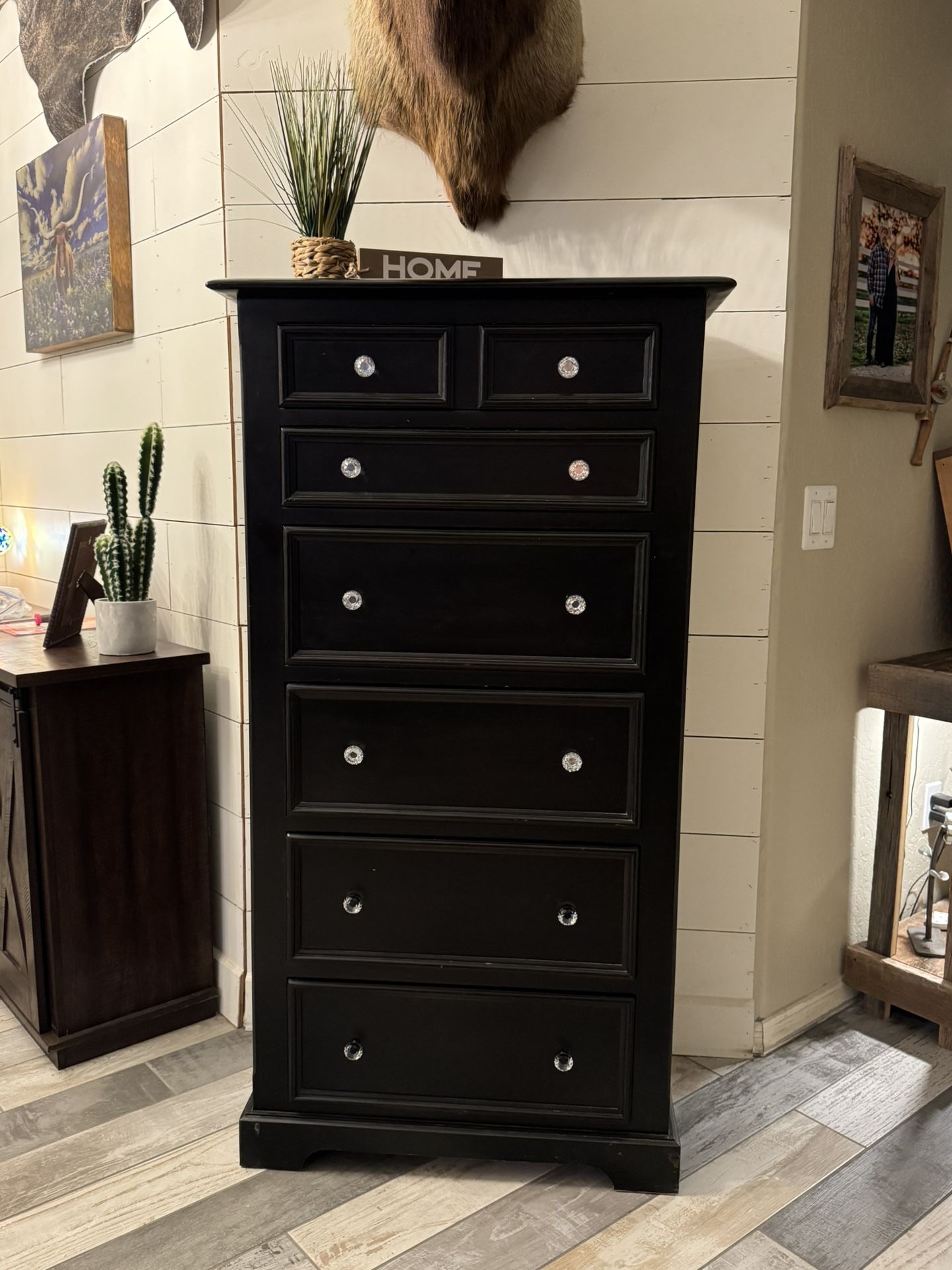 Gorgeous Solid Wood 6 Drawer Dresser