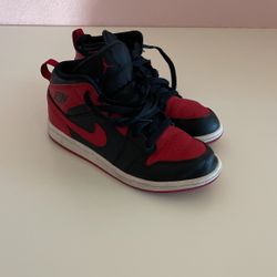 Jordan 1 Big kid Size 3y