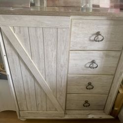 Beautiful Farmhouse Girl’s Bedroom Set-Mint! 
