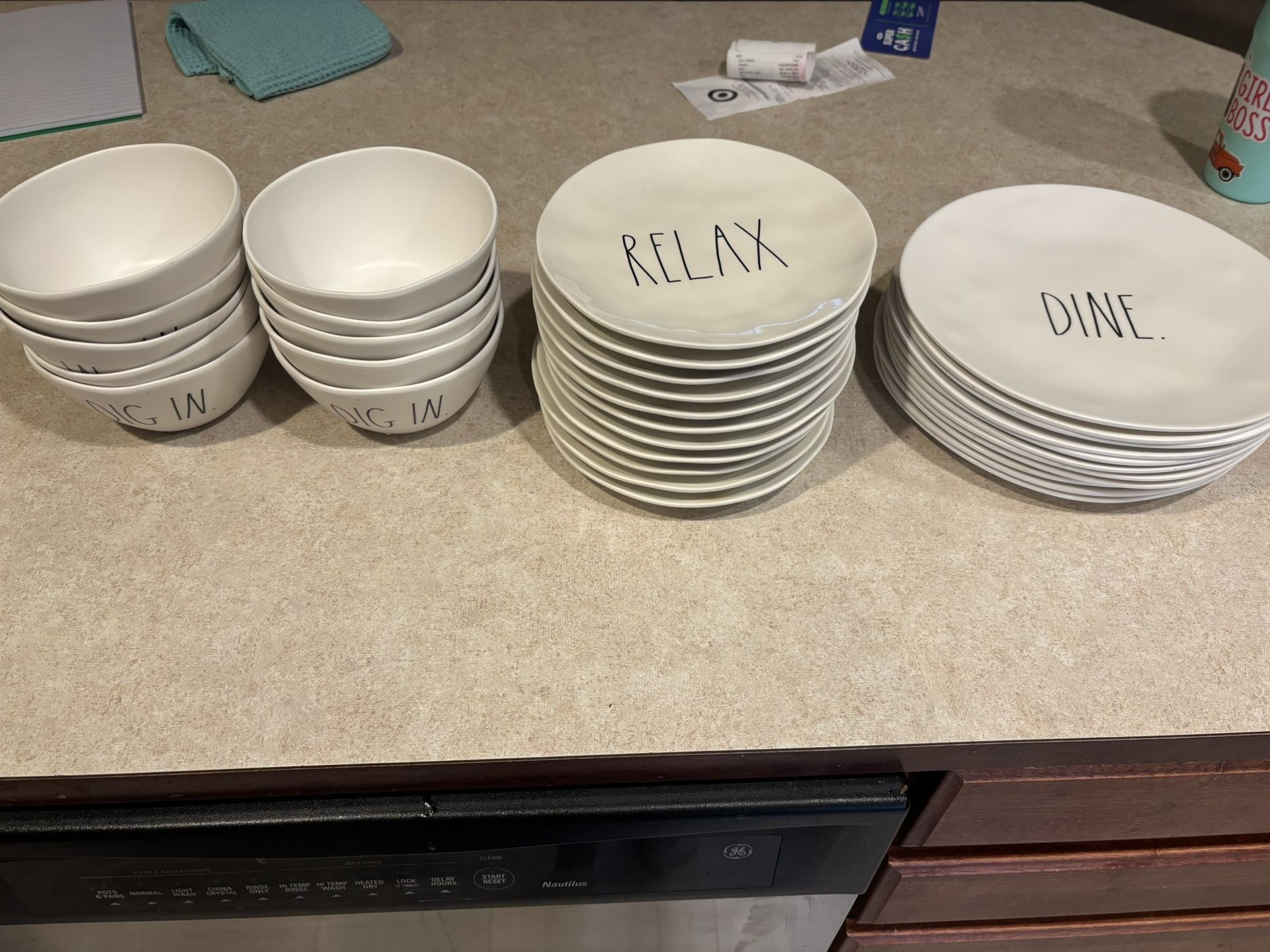 Rae Dunn Dish Set
