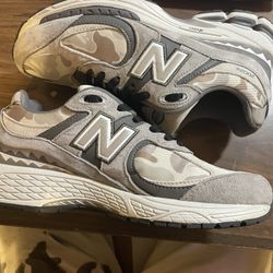 Bape x New balance 2002r