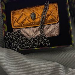 Quilted Chain Crossbody Bag With Box