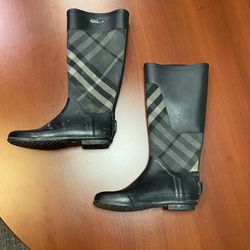 Women’s Burberry Rain Boots Size 7.5 From Nordstroms 
