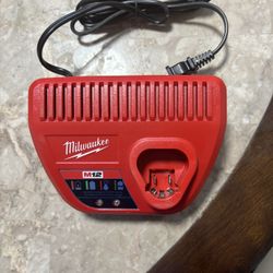 Milwaukee Battery Charger 