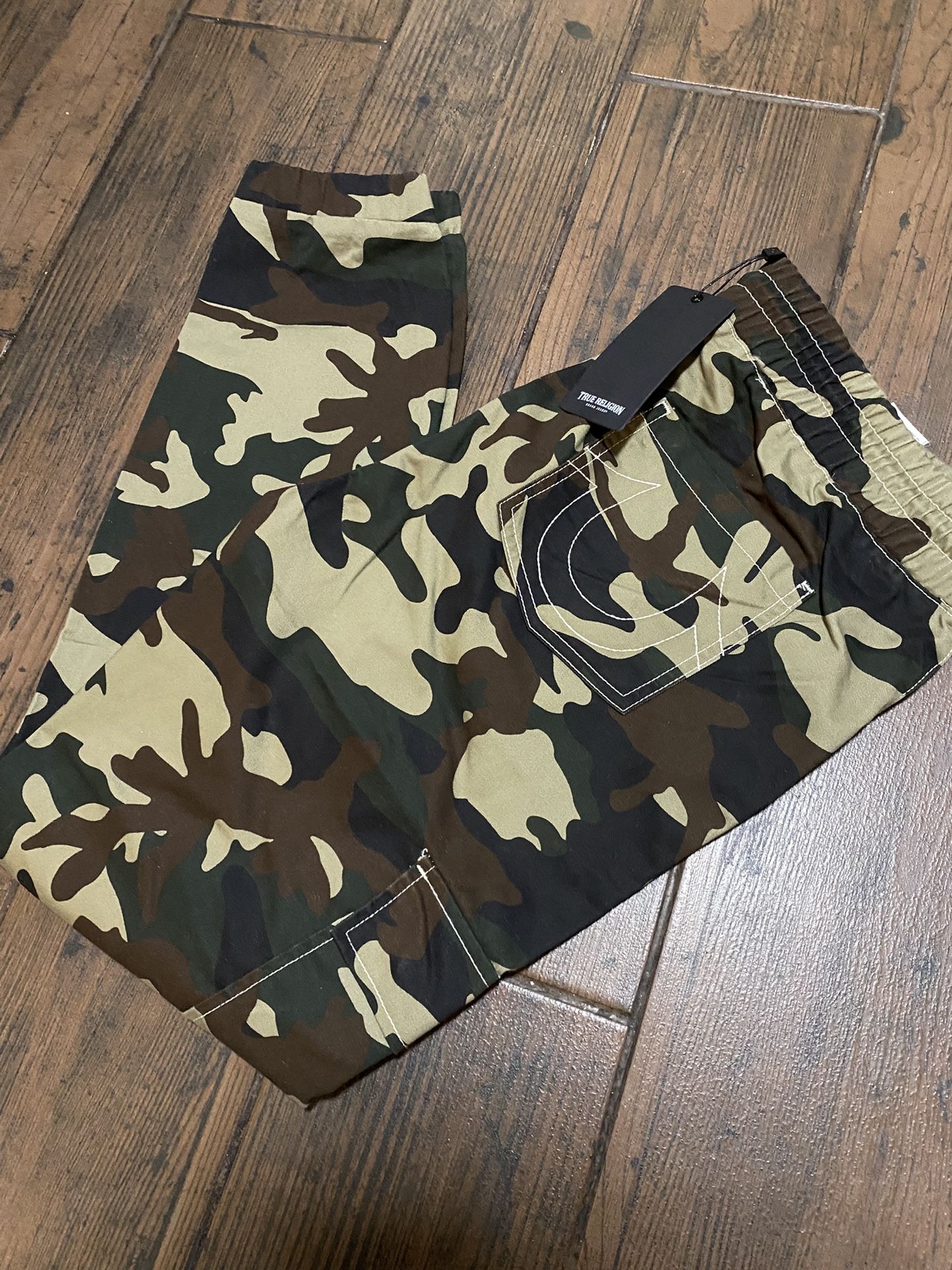 Brand New True Religion Camo Cargo Pants $60 FIRM