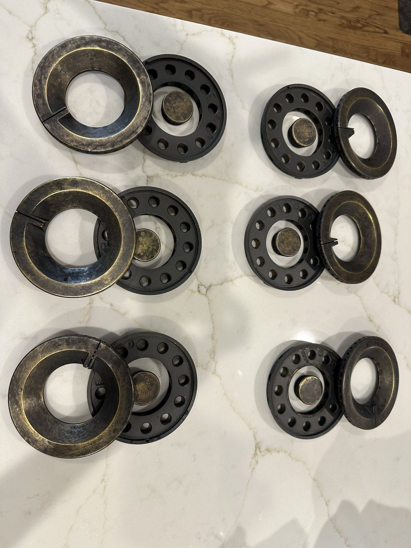 Six Wolf/SubZero burner rings and caps