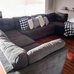 Large Couch/Sofa Sectional 