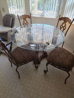 kitchen table with 4 chairs