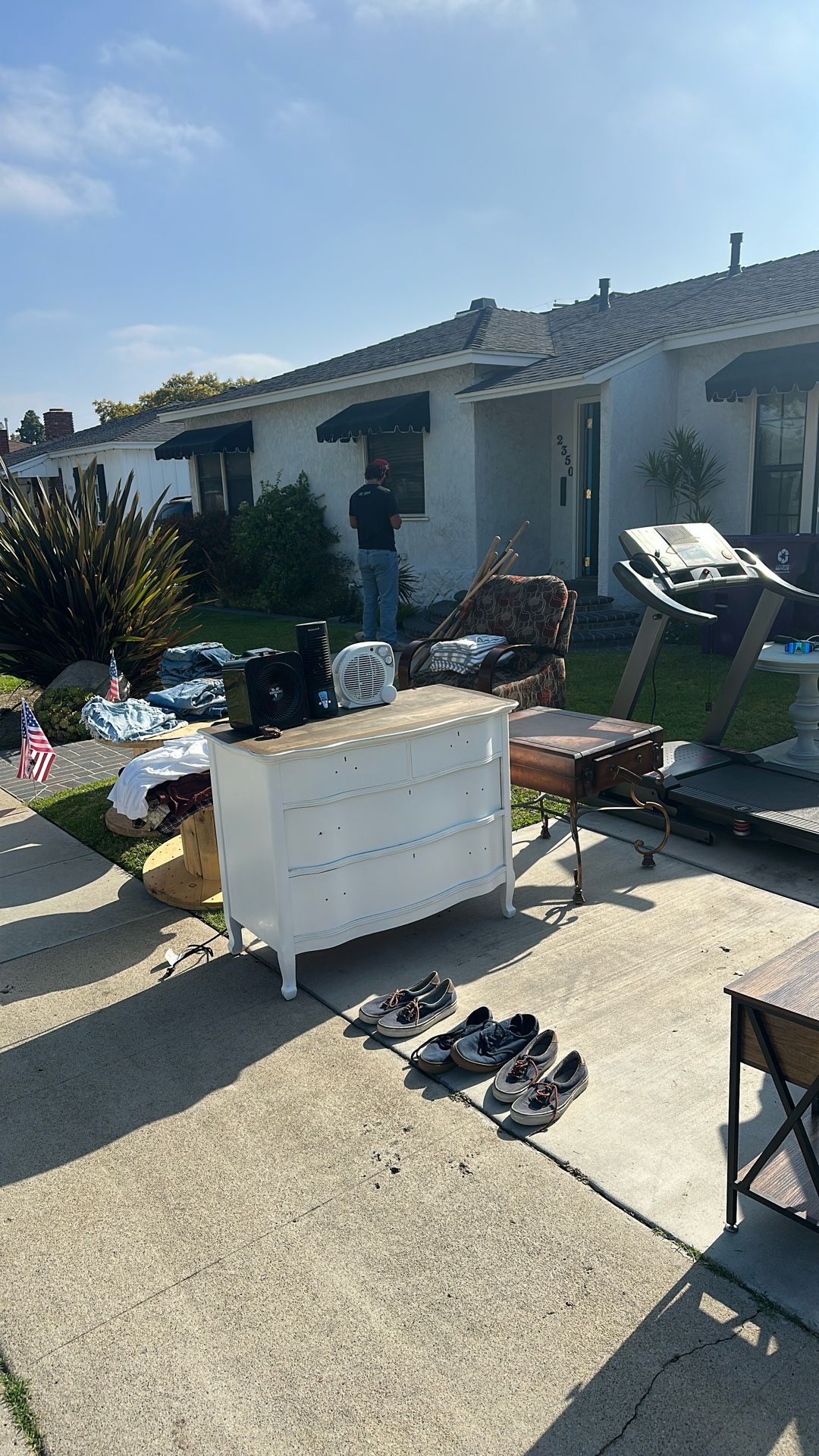 Moving sale