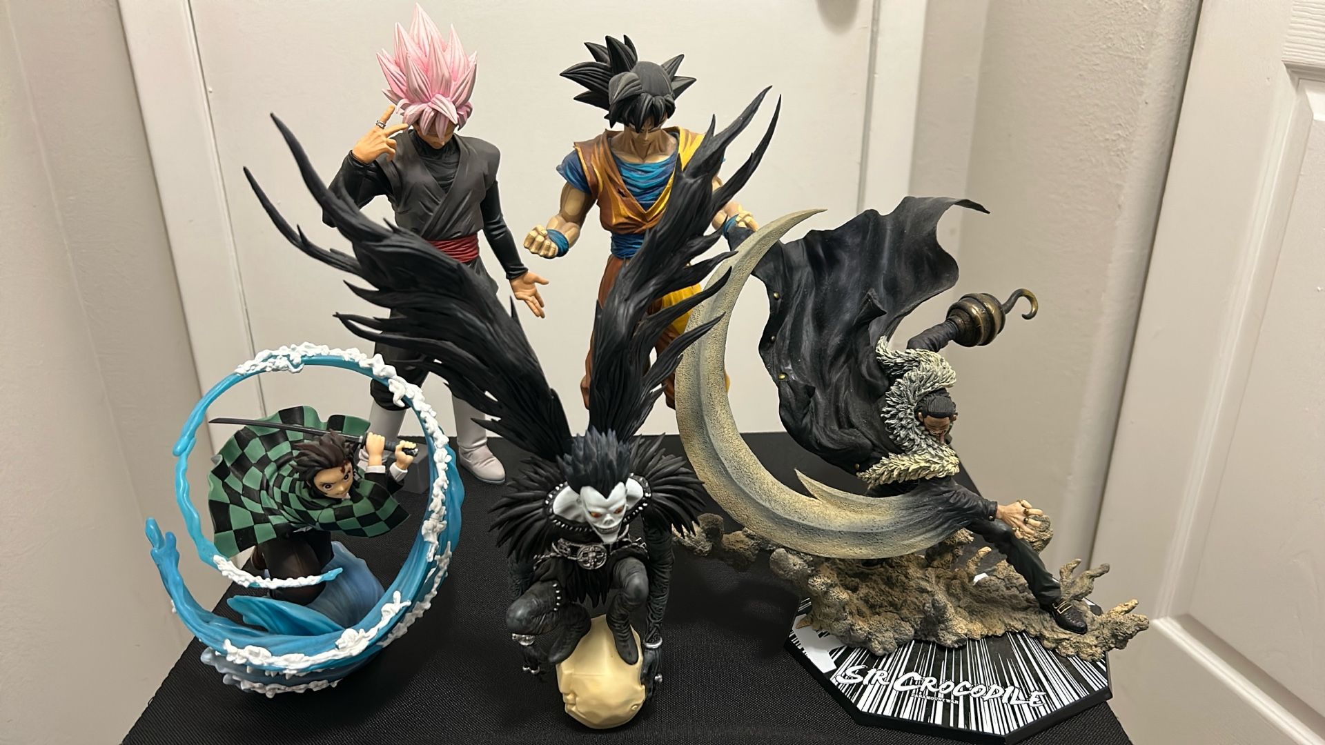 Anime Figures (READ DESCRIPTION)