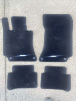 Black Genuine Mercedes Benz GLE Floor Mats