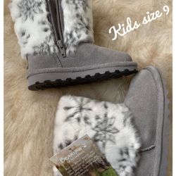NEW! BEARPAW KIDS BOOTS! Warm and waterproof! Size US 9