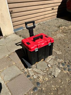 Craftsman rolling tool box