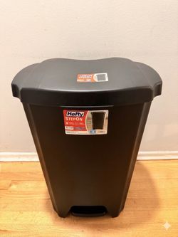 Hefty Kitchen Trash Can, 12.1 Gallon Plastic Step Garbage Bin with Foot Pedal Lid, Black