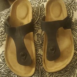 CUSHIONABLE BLACK BEIGE SANDAL 8 1/2 
