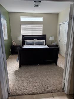 Queen Bedroom Wood Set With Mattress Like New LOOK!!!