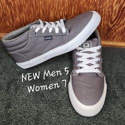 NEW Converse All Star Chuck Taylor Junior 5/Women 7