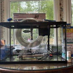10 Gallon Fish Tank with accessories 