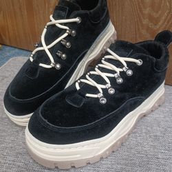 Sneakers - Black Suede- Like