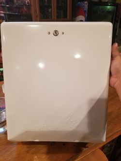 Medal Paper Towel Dispenser