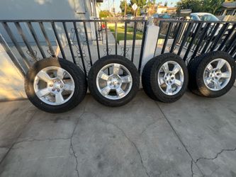 CHEVROLET LT 20” RIMS 275/60/20 WITH TIRES