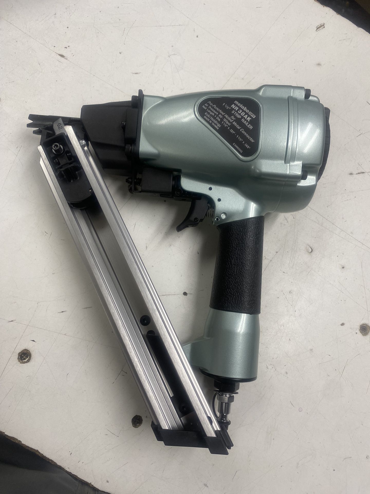 Metabo HPT Nr38ak 1-1/2” Strip Nailer