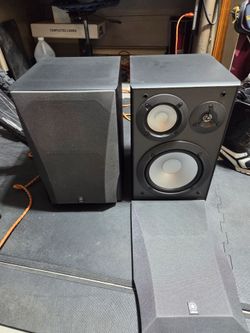 Yamaha shelf speakers