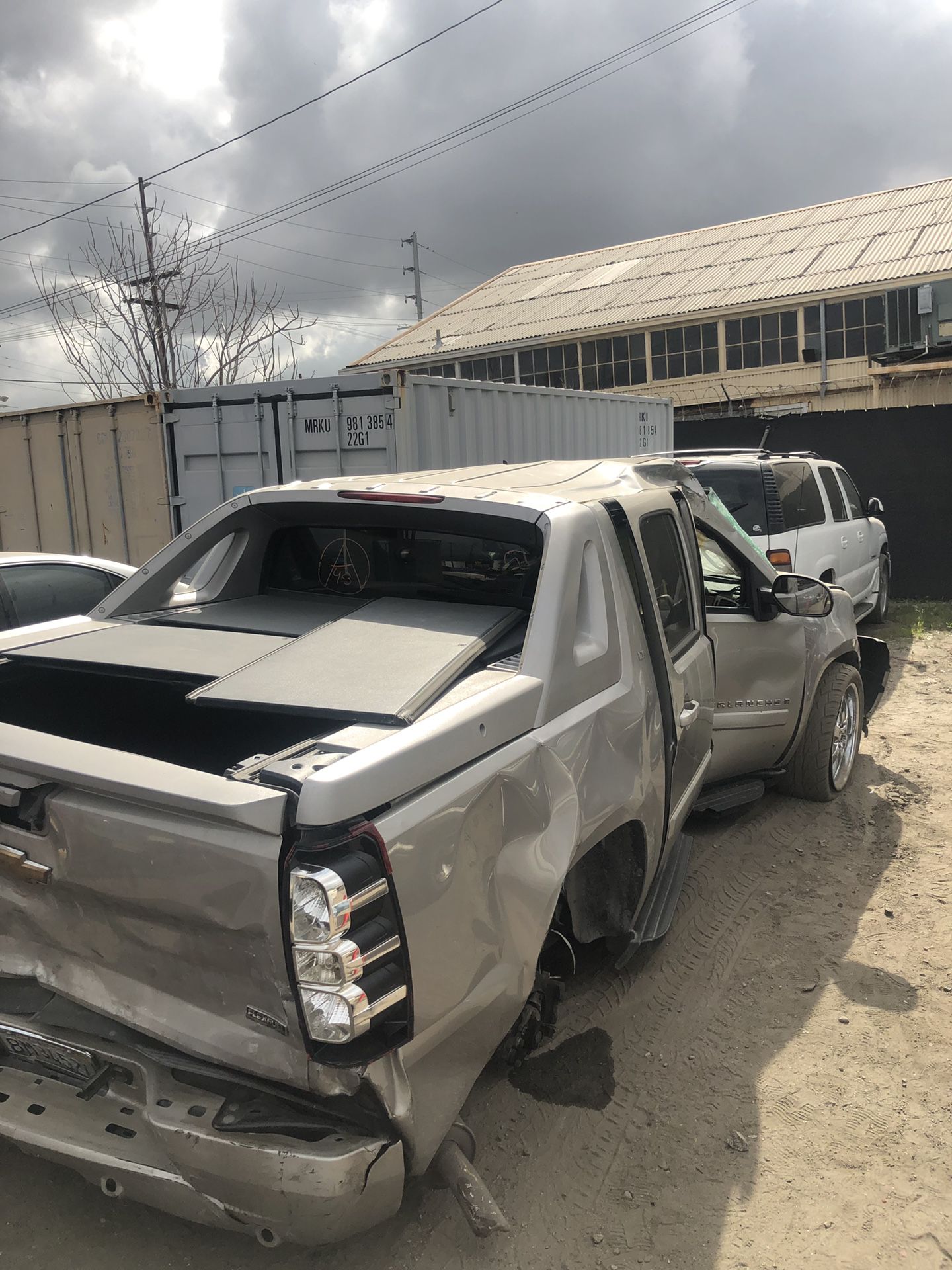 2008 Chevy avalanche for parts only