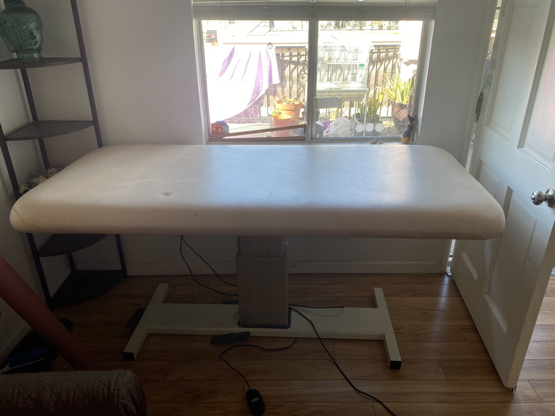 Lift Massage Table