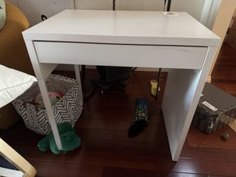 IKEA Micke Desk