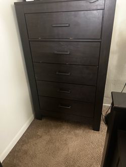 Queen size bedroom set