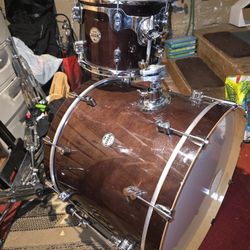DW Concept  24 "  100% Maple Bass drum. 
