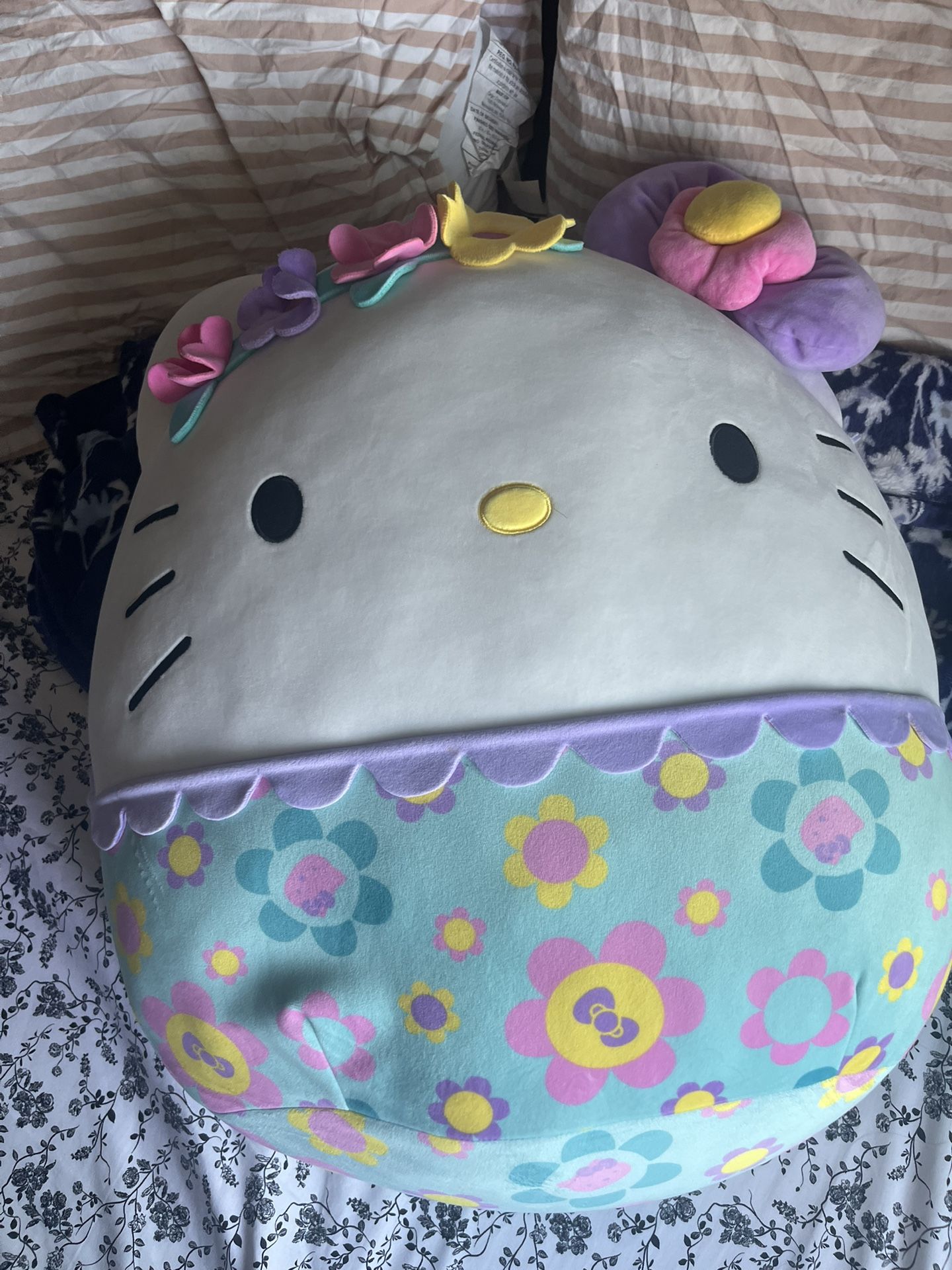 Hello Kitty Squishmallow