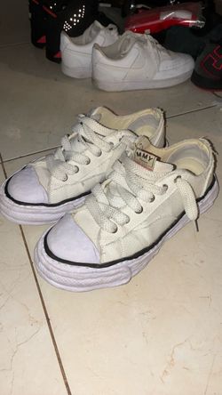ALL WHITE AUTHENTIC MASON MAHARAS SIZE 10