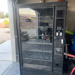 Rowe 4900 Vending Machine 