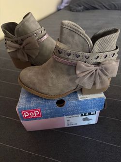 Girls boots