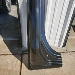 2019-2024 SILVERADO 1500 RIGHT CAB CORNER