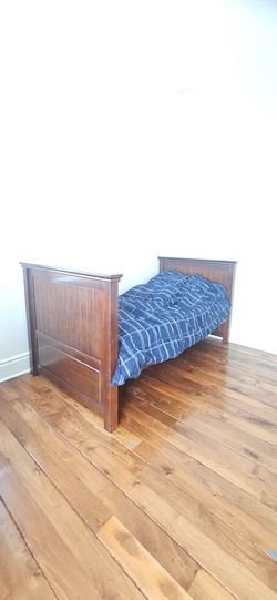 2 Twin beds w/ matresses