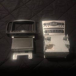 G37 OEM Radio