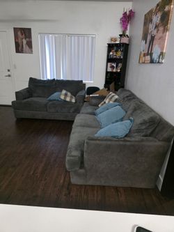 2 Gray Sofas Set – Very Comfortable – Good Condition