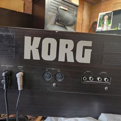 KORG Concert 600 Digital Piano 
