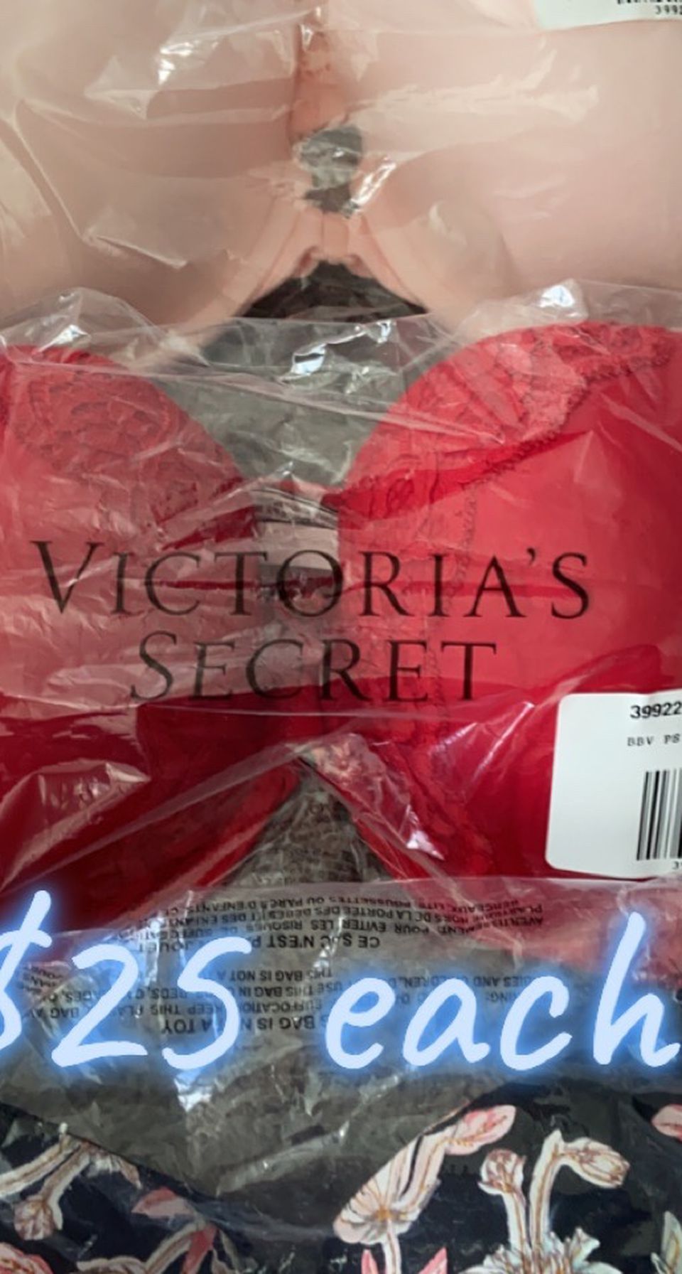 NEW Victoria Secret 34DD Bras