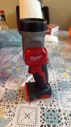 Milwaukee M18 LED Cordless Flashlight