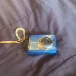 Canon A495 Camera Blue