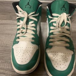 Air Jordan 1 Mid 'Lucky Green'