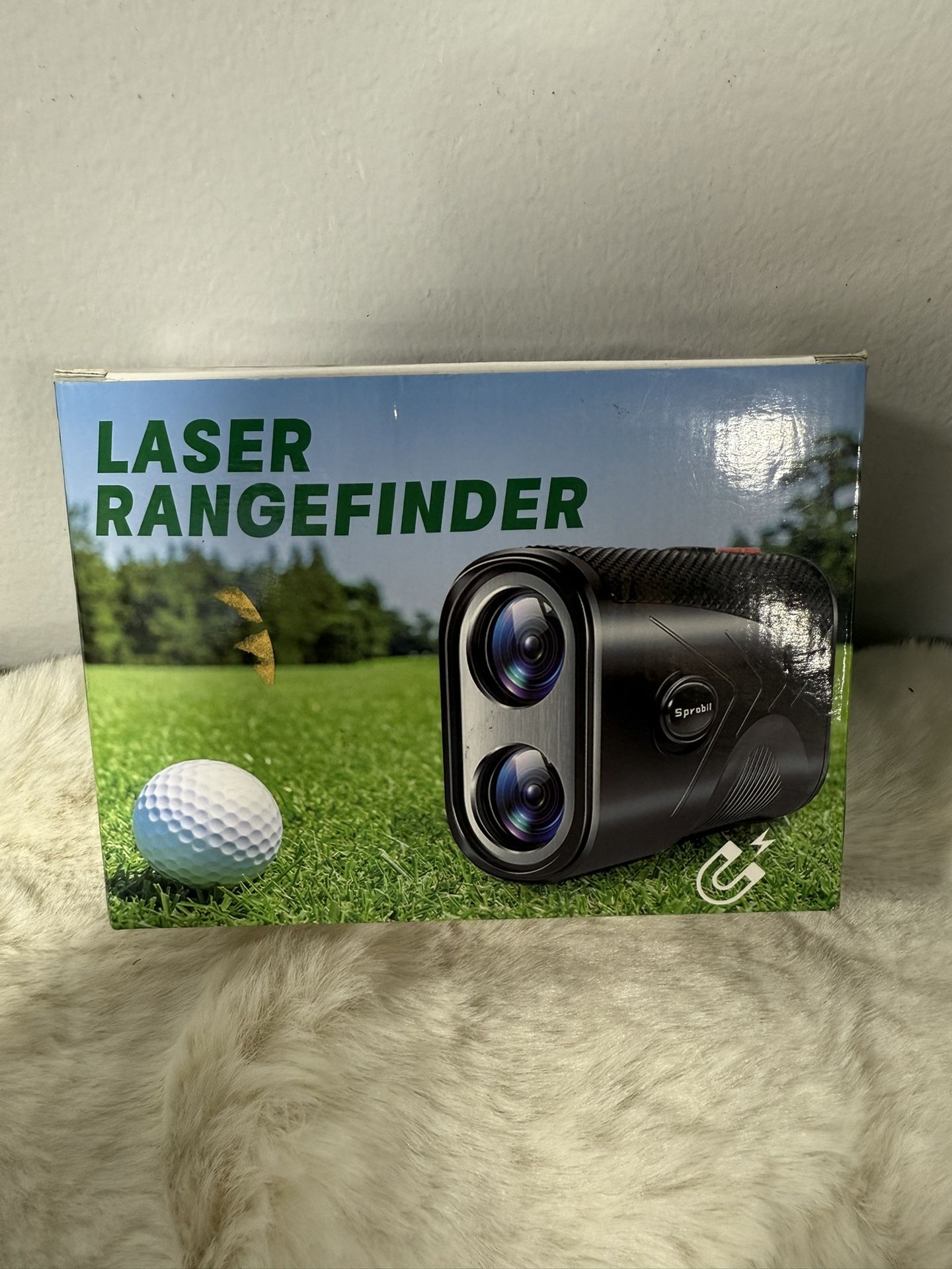 Golf Rangefinder with Slope, Flagpole Lock Vibration Laser Rangefinder