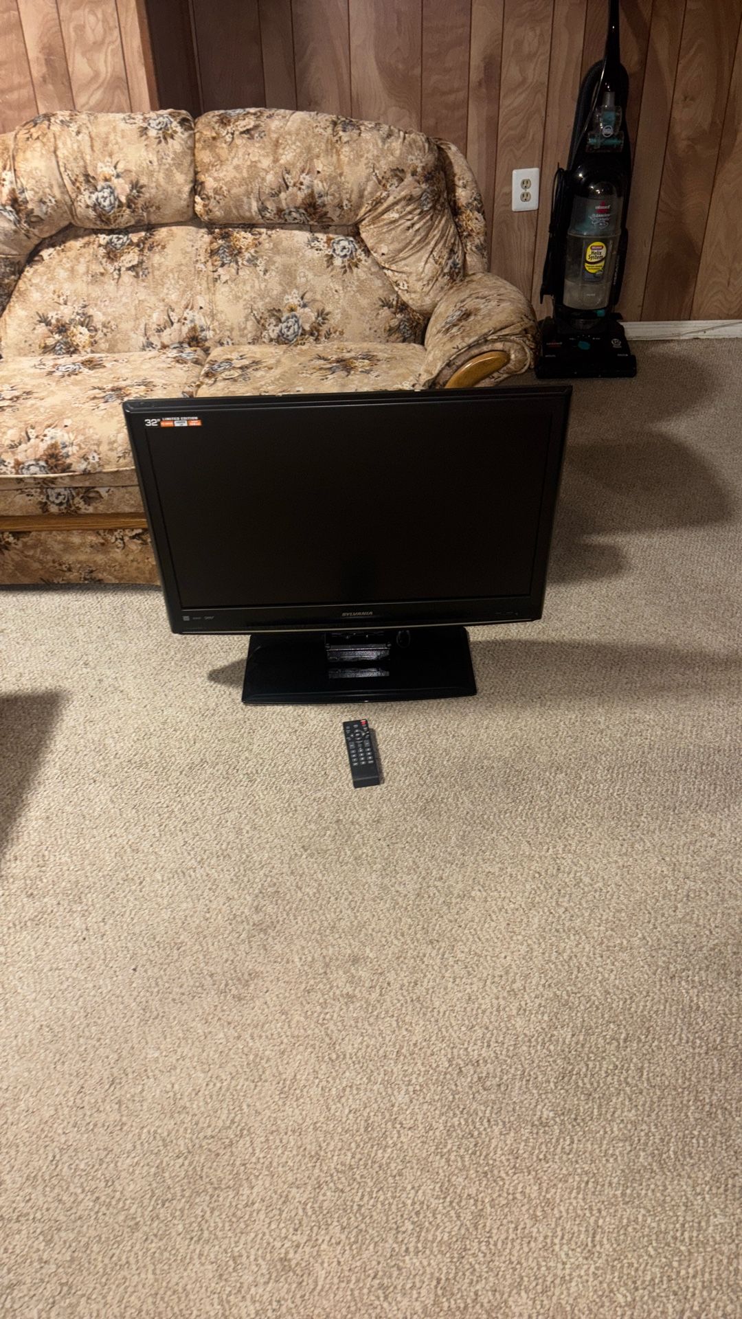 tv sylvania 32in used exelente 