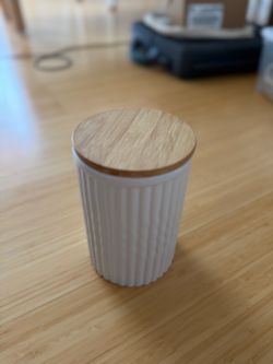 Ribbed Ceramic Canister with Wood Lid – White